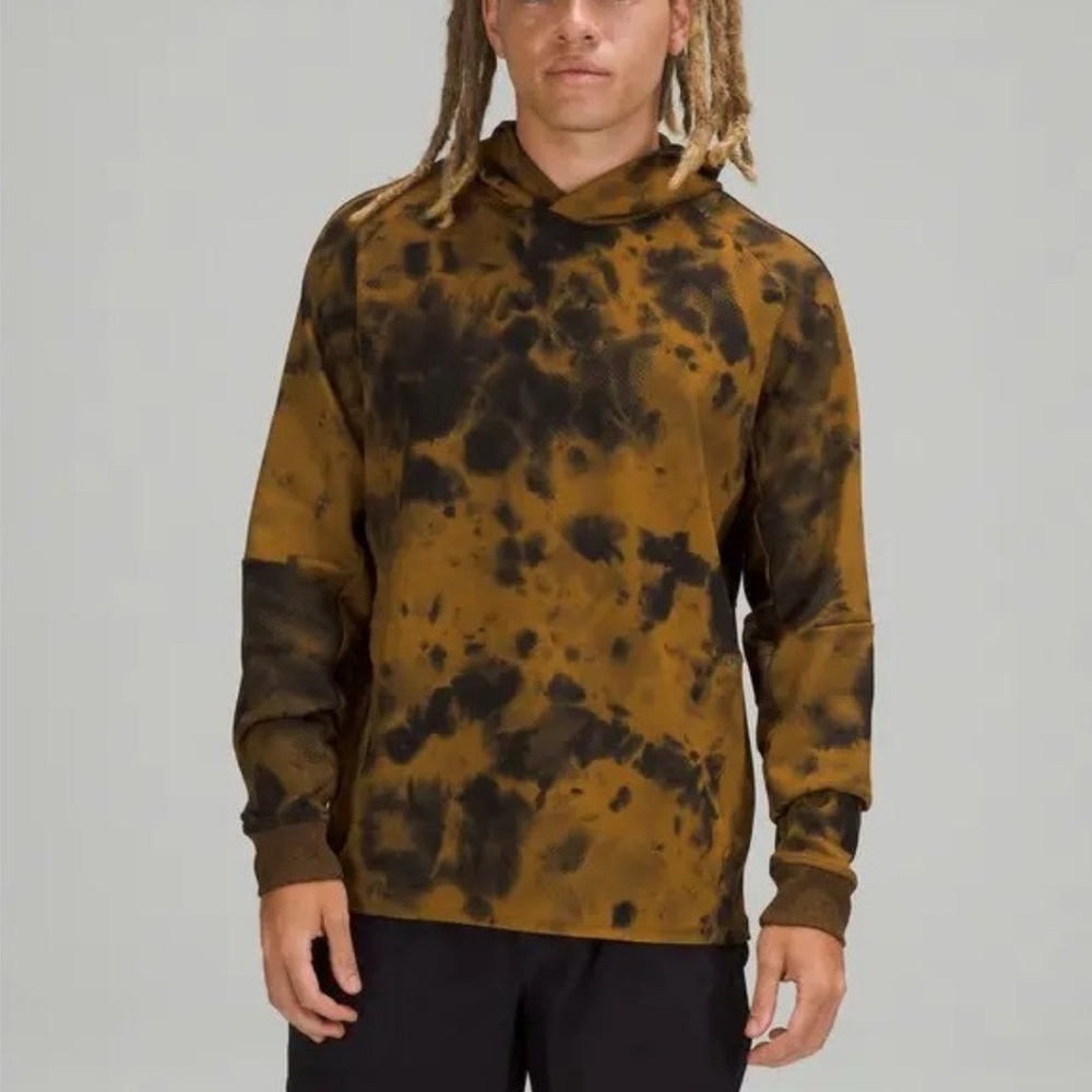 Men’s Lululemon Textured Gold and Black Tech Hoodie-XL